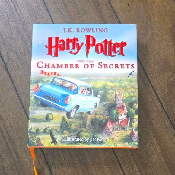 Harry Potter and the Chamber of Secrets Illustrated Edition - Picture 1 of 14